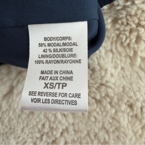 CAMI NYC Top Lenore ONE SHOULDER STRIPED Blue SILK BLEND Sz XS - Picture 8 of 8